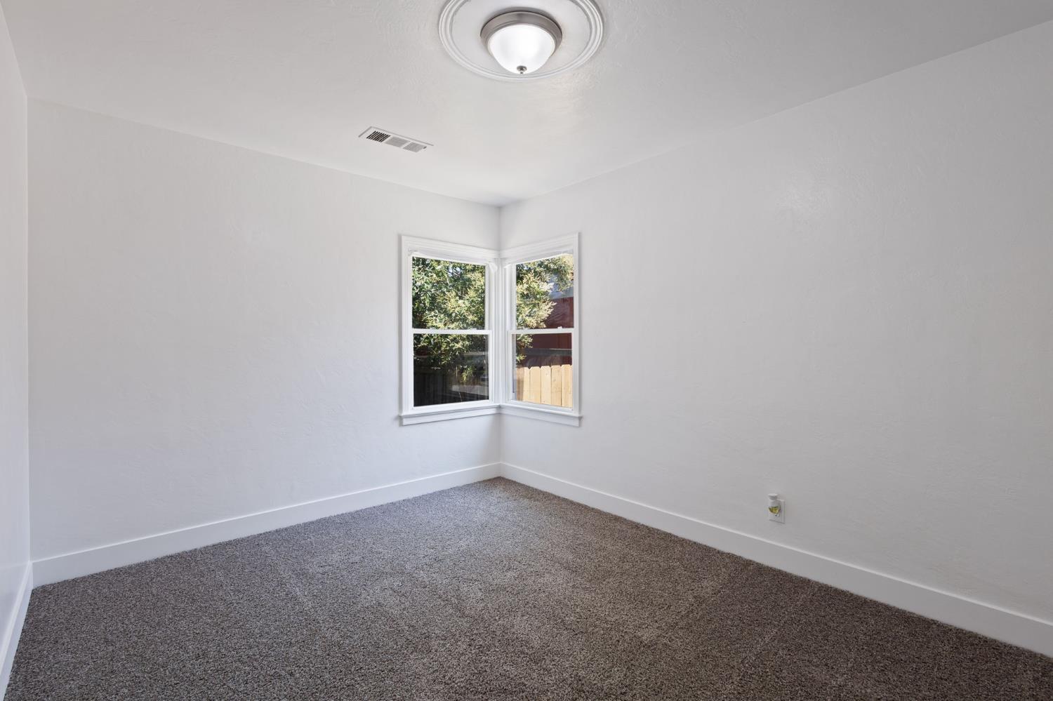 365 East Main Street Merced, CA 95340 - Photo 20 of 27