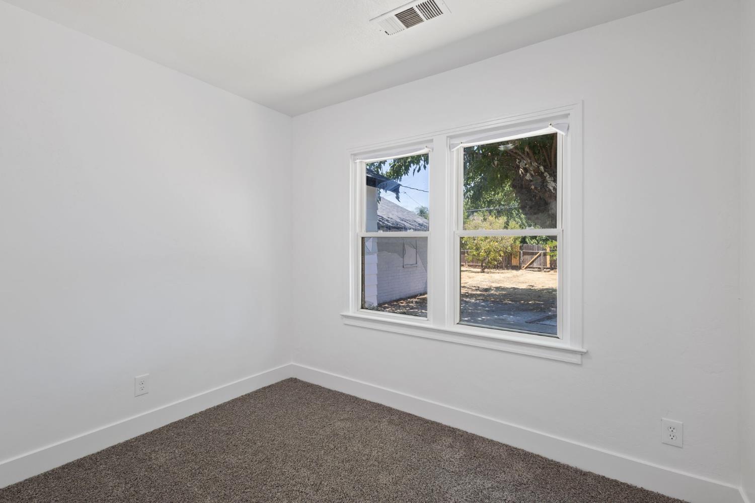 365 East Main Street Merced, CA 95340 - Photo 22 of 27