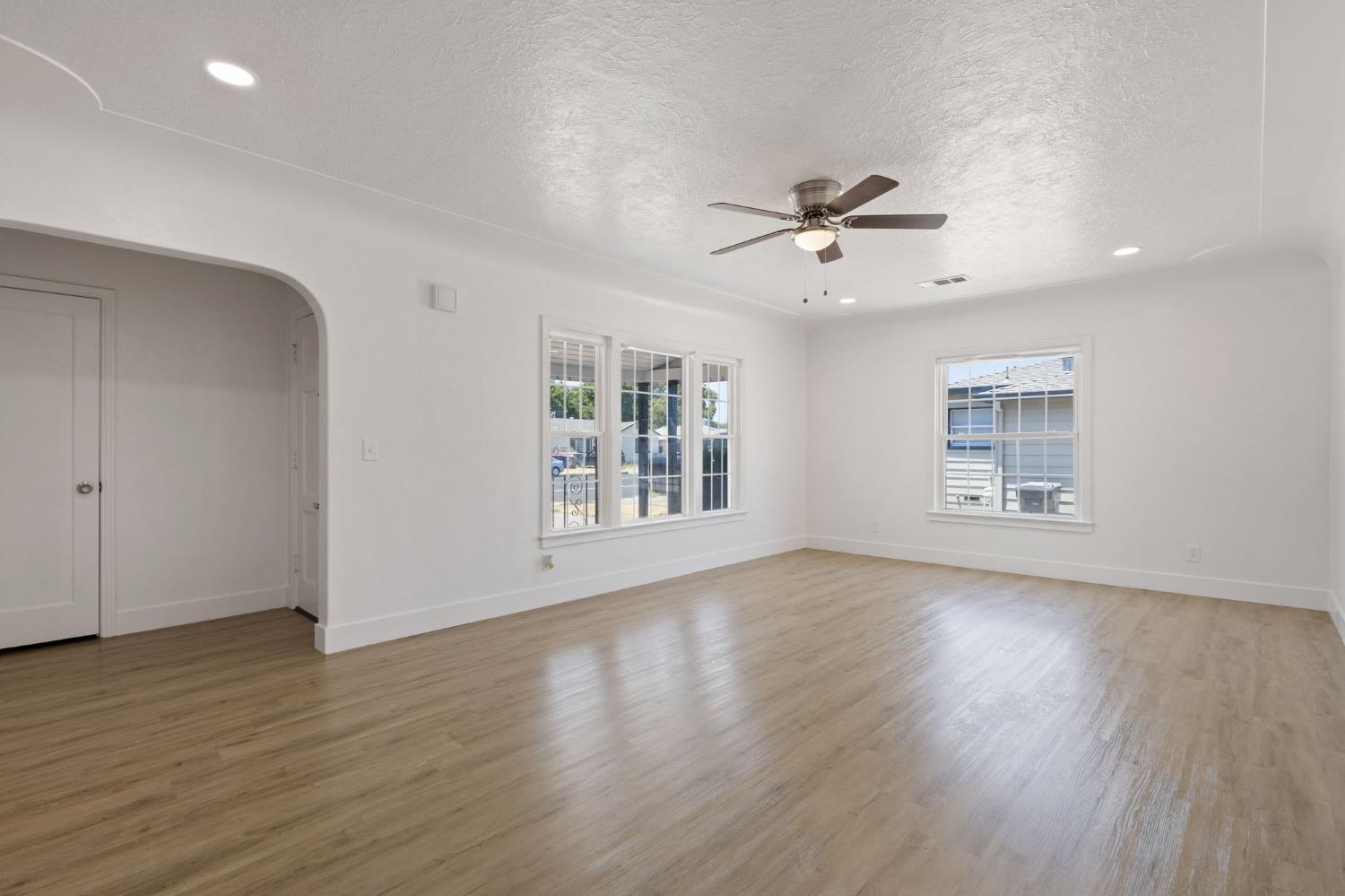 365 East Main Street Merced, CA 95340 - Photo 7 of 27