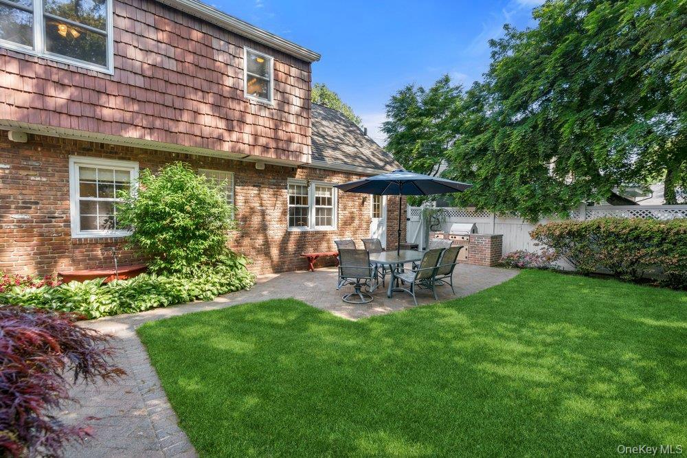 69 Lewis Road Merrick, NY 11566 - Photo 26 of 29