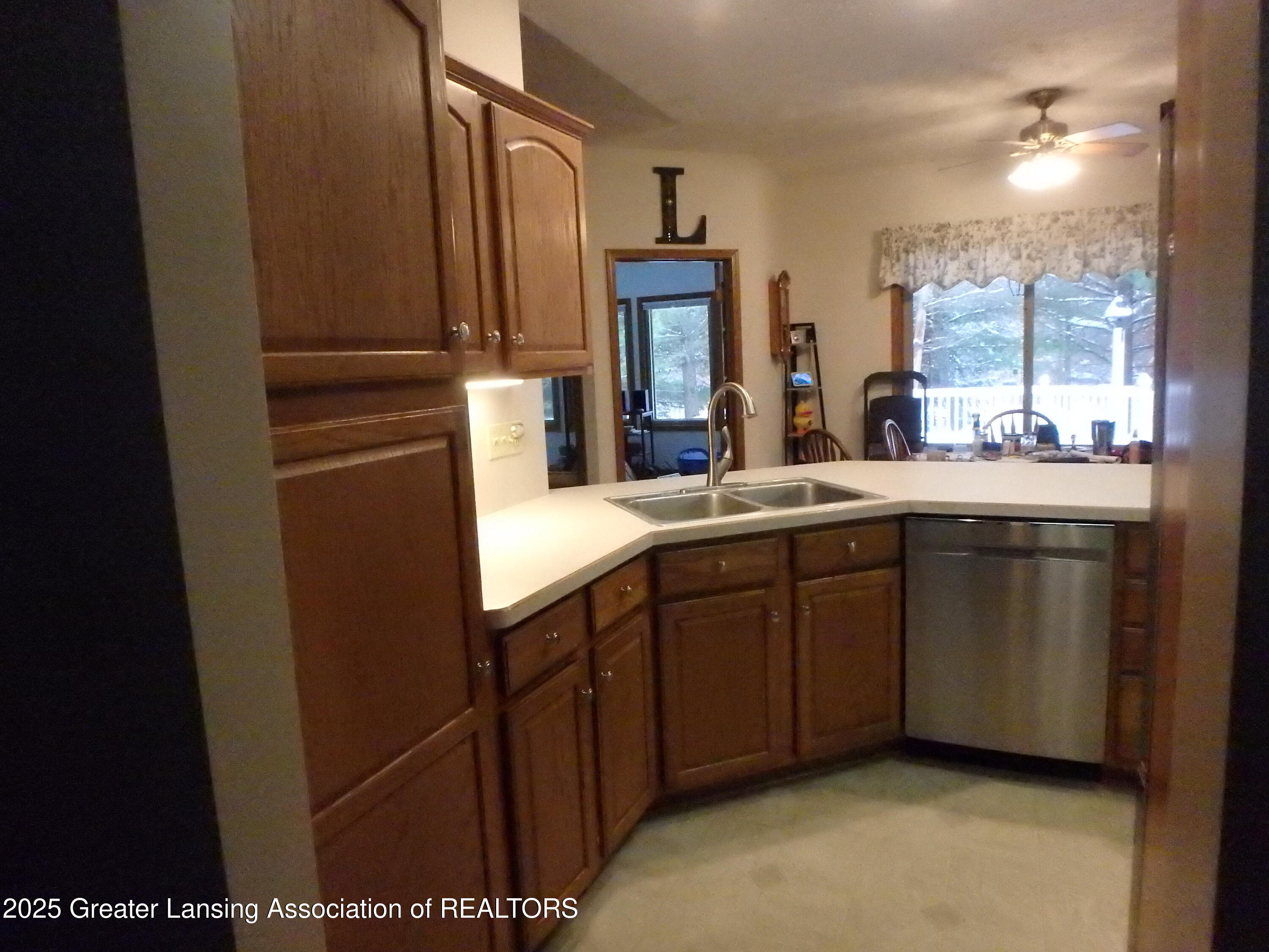 2612 South Ainger Road Charlotte, MI 48813 - Photo 14 of 39 kitchen view 2