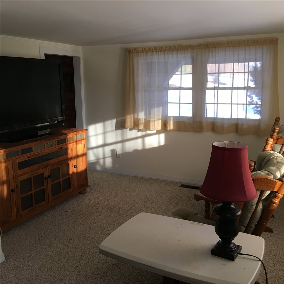 53 Putnam Road Springfield, VT 05156 - Photo 3 of 19