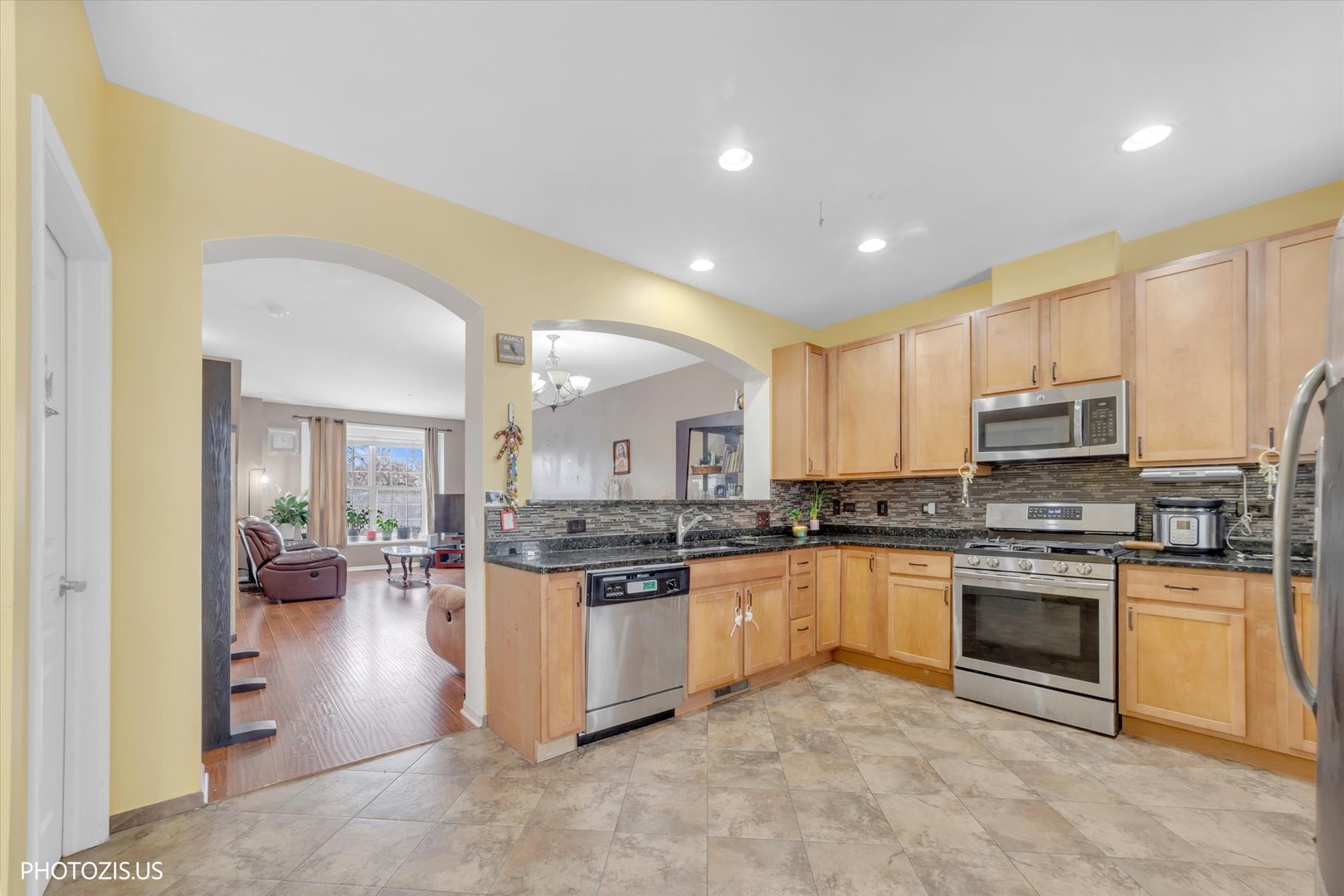 15 East Willow Road Wheeling, IL 60090 - Photo 10 of 34 Gallery Image 10