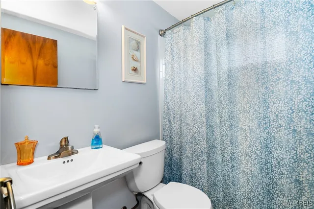 $215,000 | 74 Rosemead Lane, Cheektowaga, NY 14227