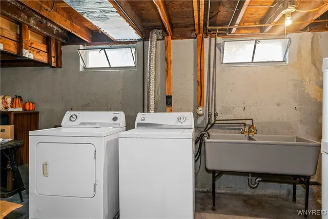 $215,000 | 74 Rosemead Lane, Cheektowaga, NY 14227