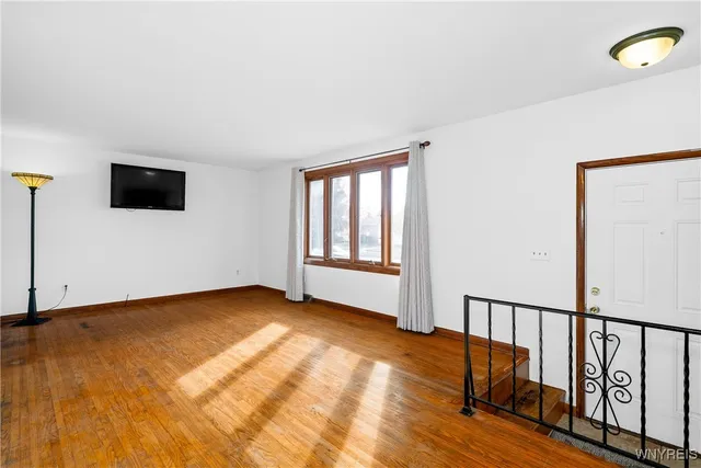 $215,000 | 74 Rosemead Lane, Cheektowaga, NY 14227