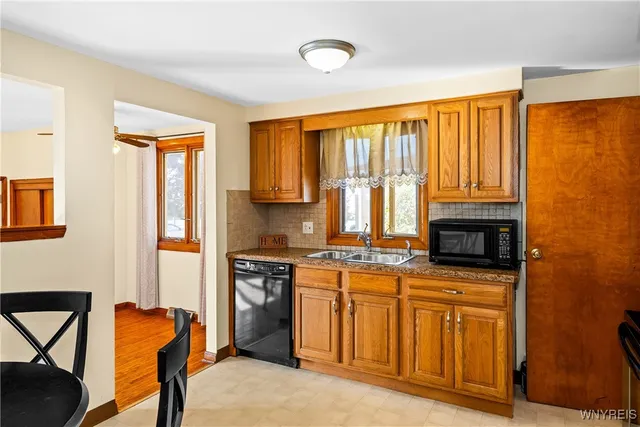 $215,000 | 74 Rosemead Lane, Cheektowaga, NY 14227