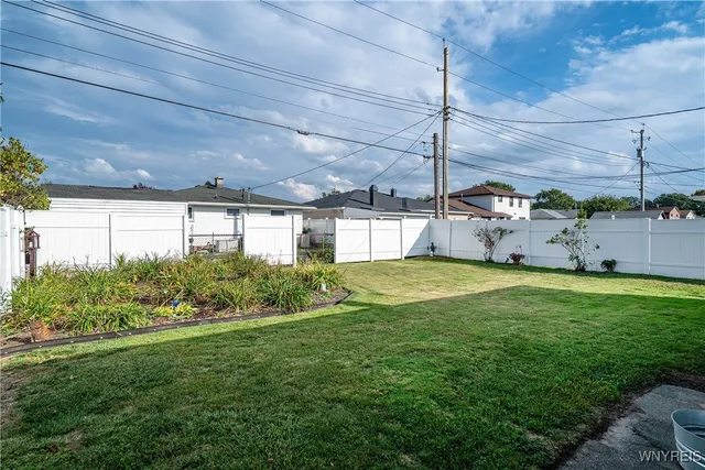 $215,000 | 74 Rosemead Lane, Cheektowaga, NY 14227