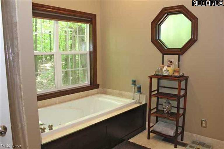 16835 Woodleaf Road Strongsville, OH 44136 - Photo 15 of 25 Gallery Image 15