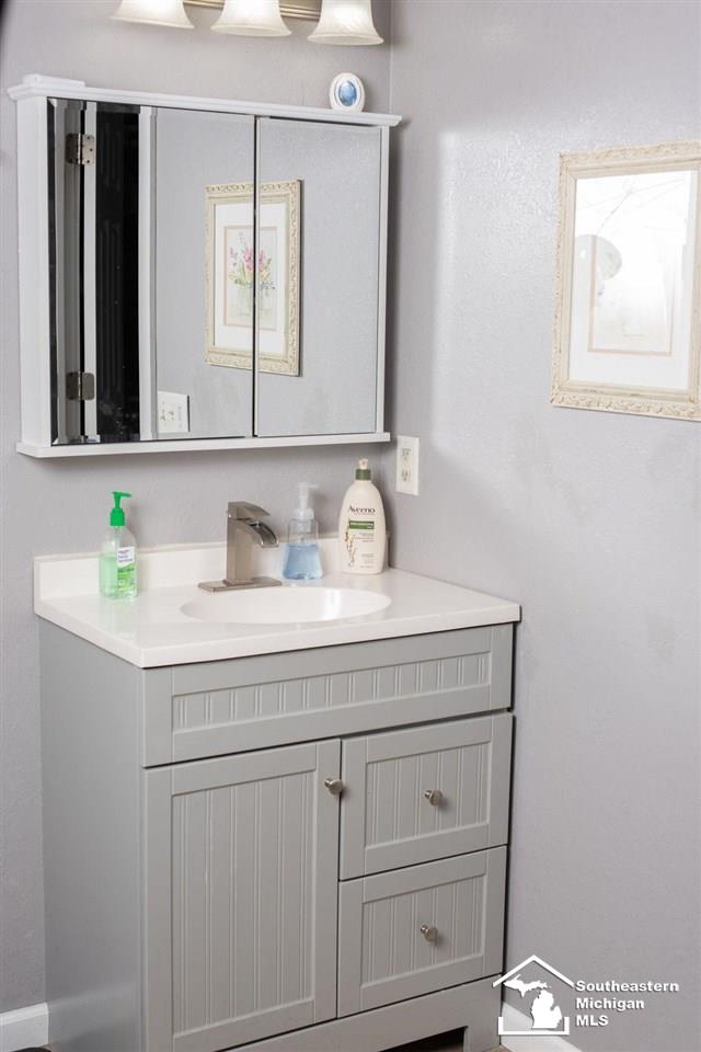 6870 Jackman Road Temperance, MI 48182 - Photo 24 of 48 50062845-23.JPG
