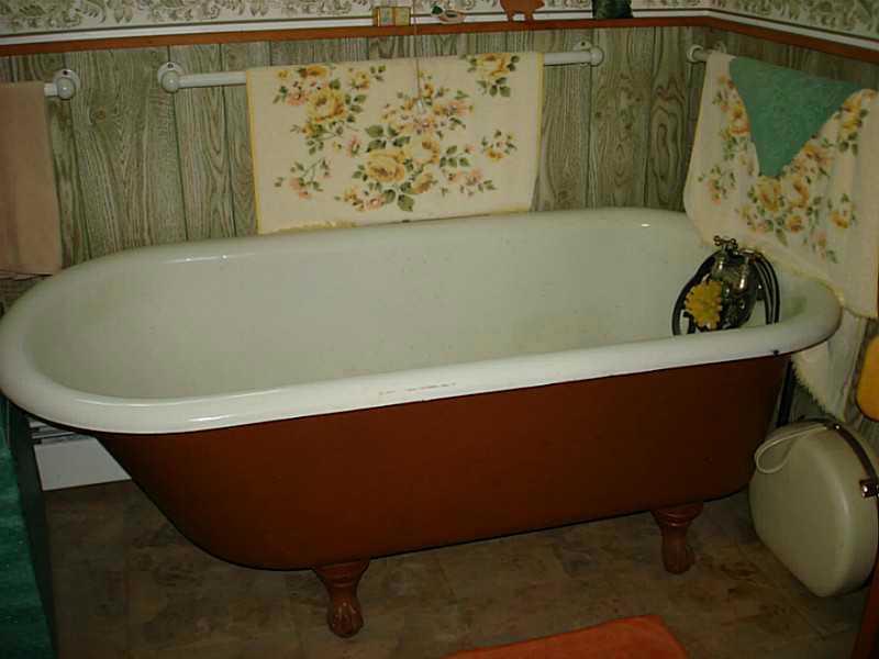 620 Main Street Wayne, ME 04284 - Photo 26 of 35 Bathroom.