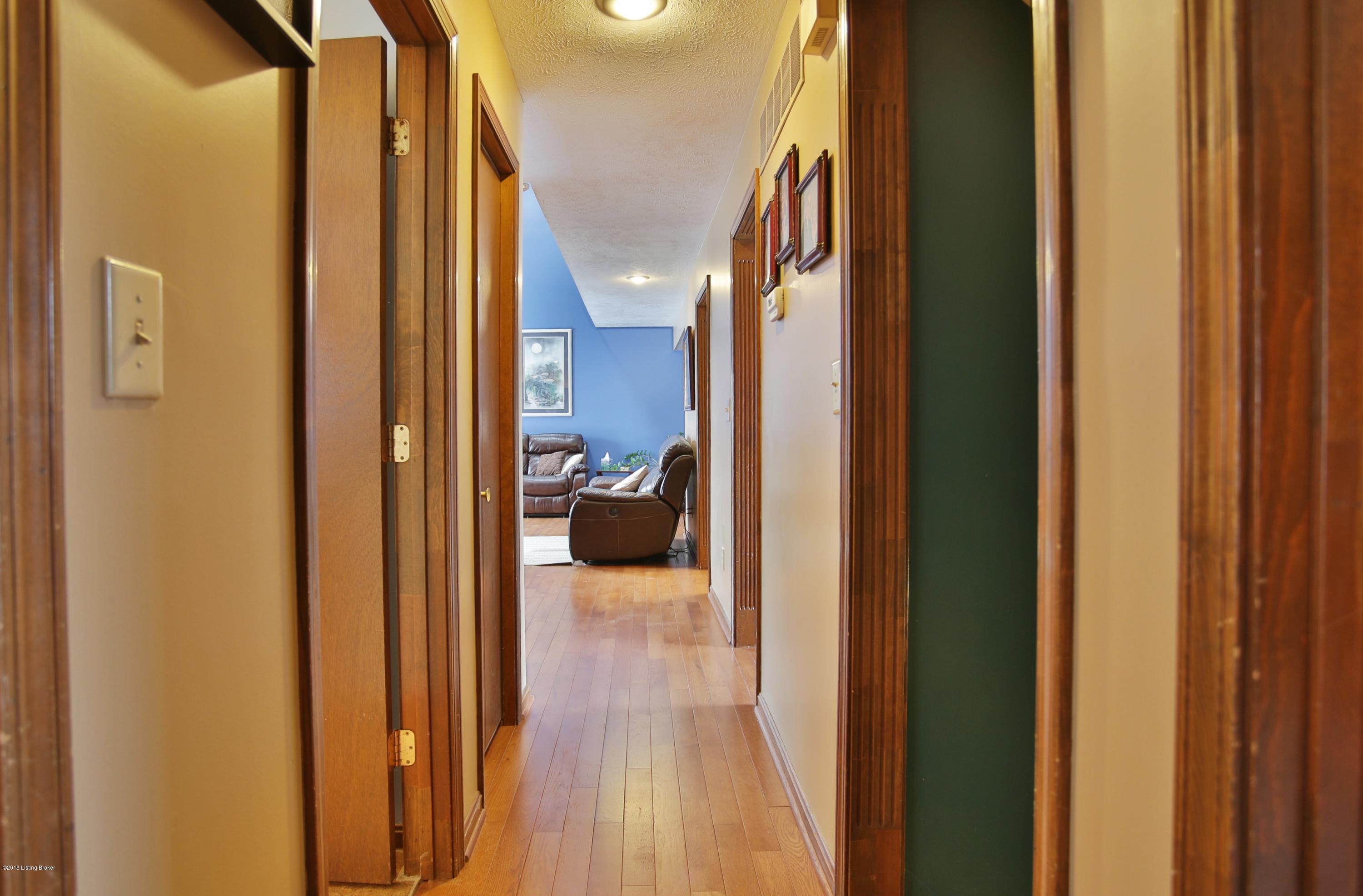 7311 Bluffington Road Louisville, KY 40291 - Photo 20 of 39 18