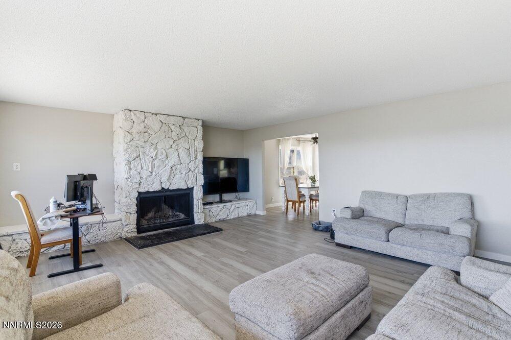 2255 Sutro Drive Reno, NV 89521 - Photo 10 of 32 living5