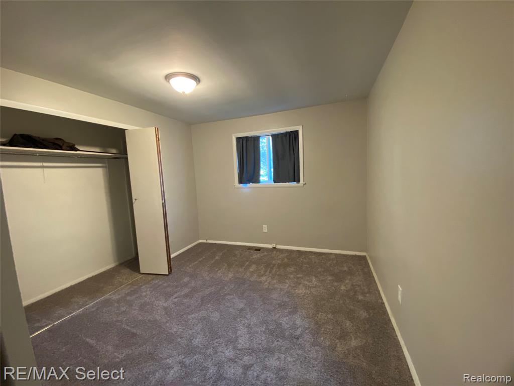 6169 Johnson Road Flushing, MI 48433 - Photo 5 of 28