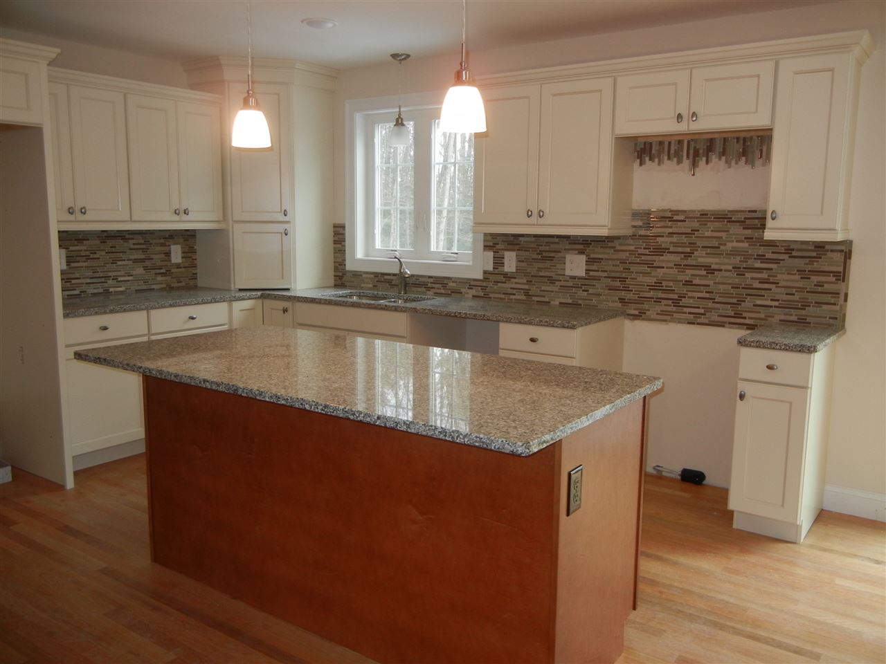 12 Blueberry Hill Road Amherst, NH 03031 - Photo 2 of 37