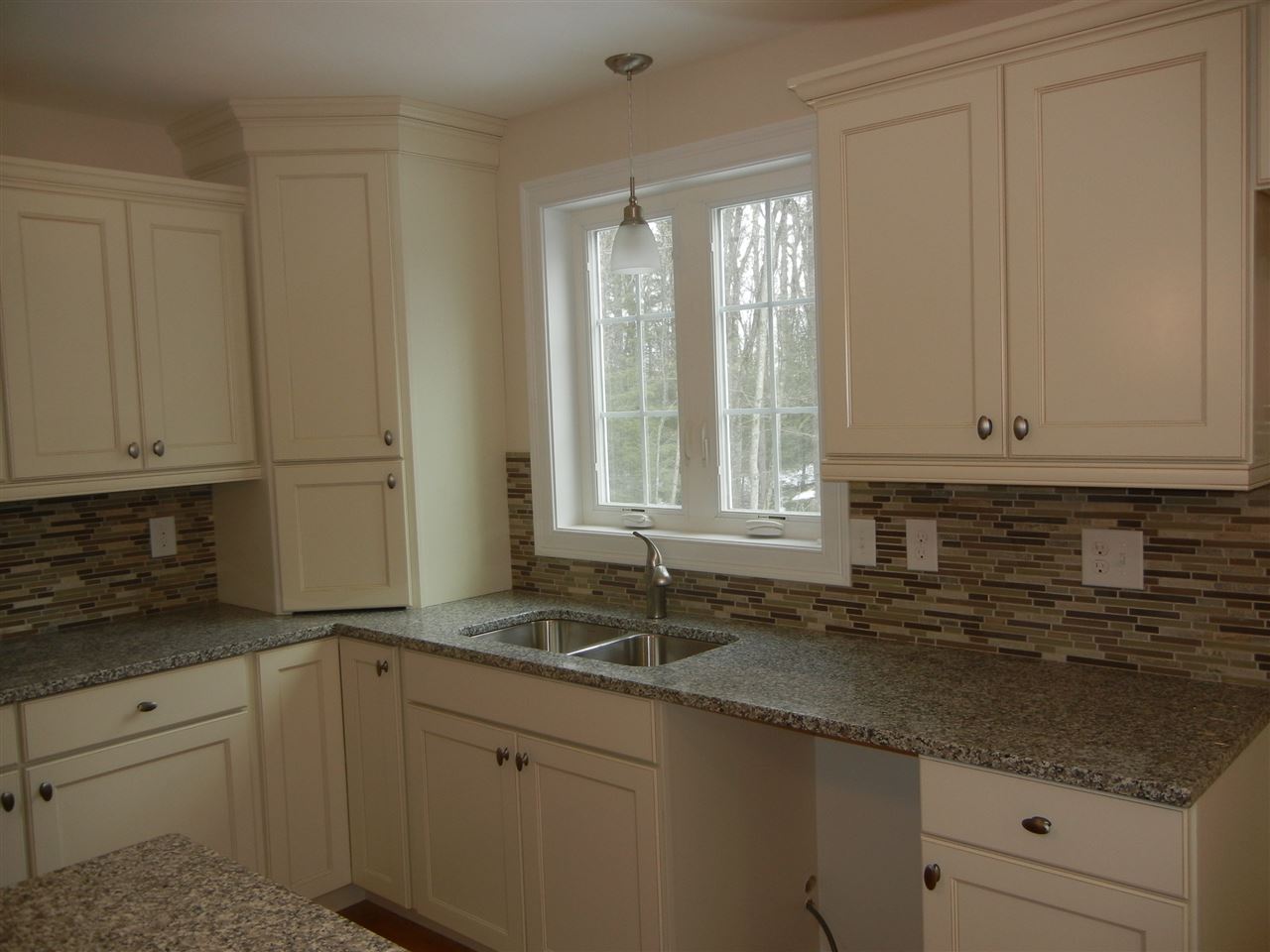 12 Blueberry Hill Road Amherst, NH 03031 - Photo 3 of 37