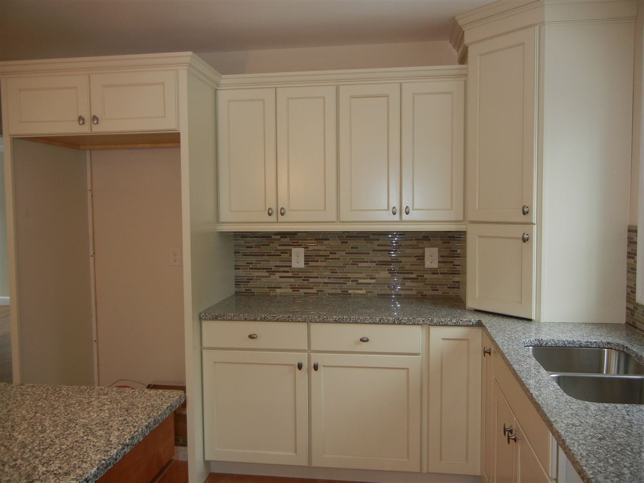 12 Blueberry Hill Road Amherst, NH 03031 - Photo 4 of 37