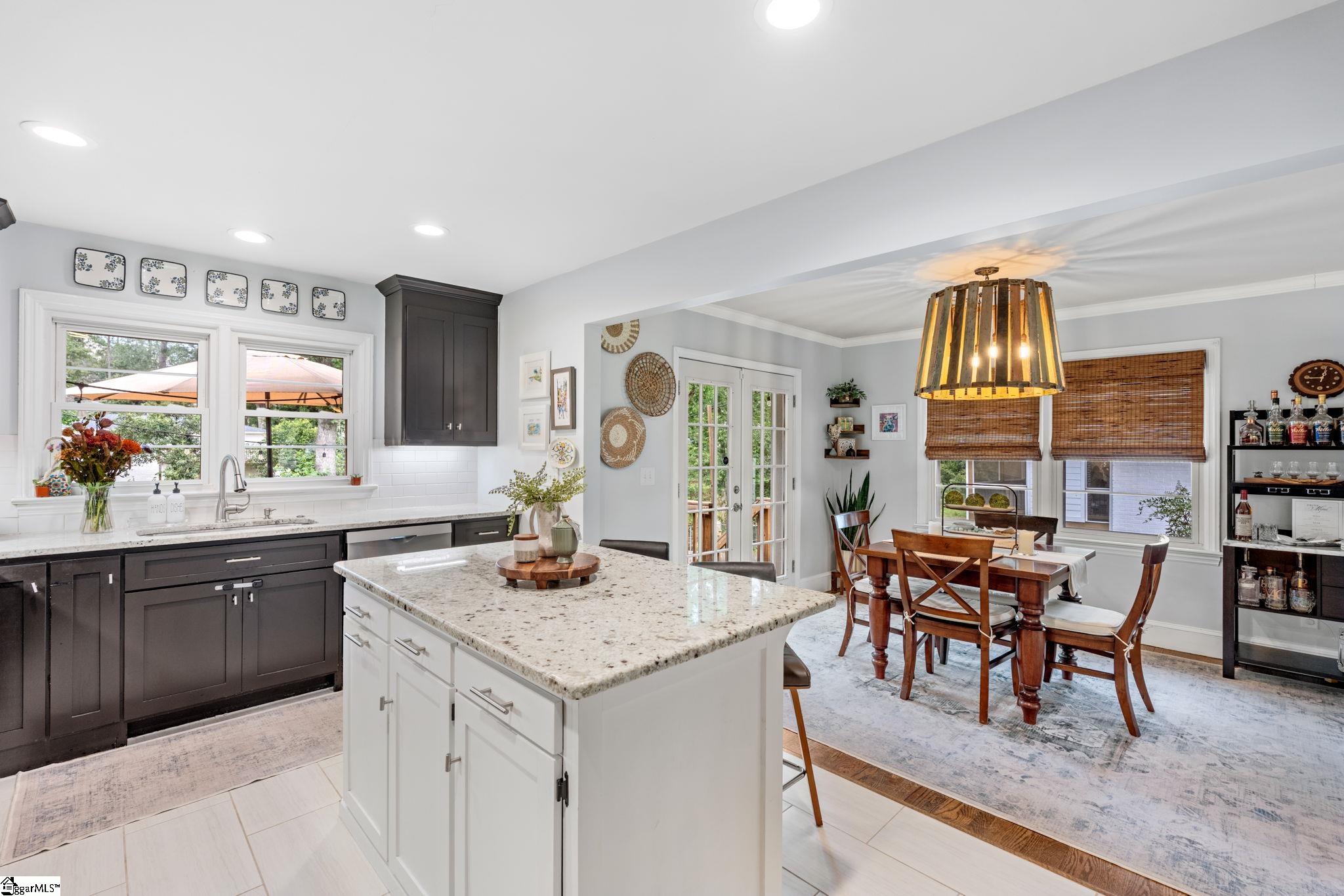 212 Robin Hood Road Greenville, SC 29607 - Photo 11 of 29 Gallery Image 11