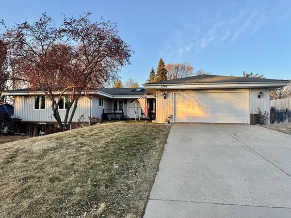 $3,000 | 5746 Berwick Place, Rockford, IL 61107