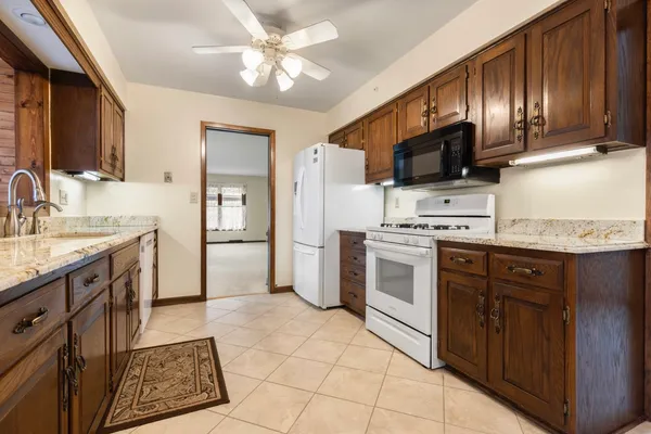 $3,000 | 5746 Berwick Place, Rockford, IL 61107