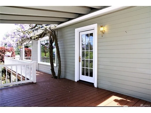 $3,900 | 2420 94th Avenue Northeast, Clyde Hill, WA 98004