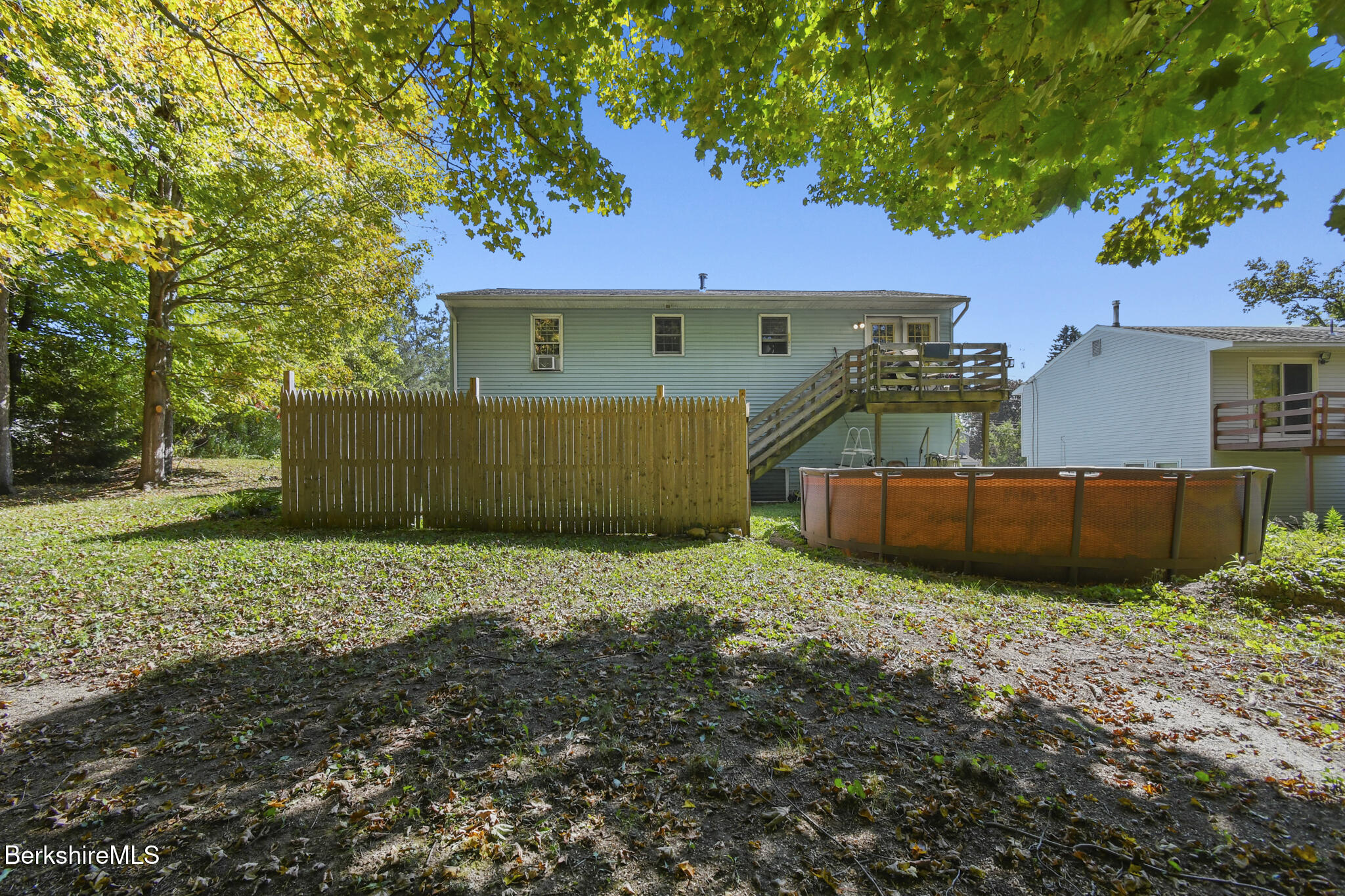 29 Murphy Place Pittsfield, MA 01201 - Photo 25 of 25 Back yard
