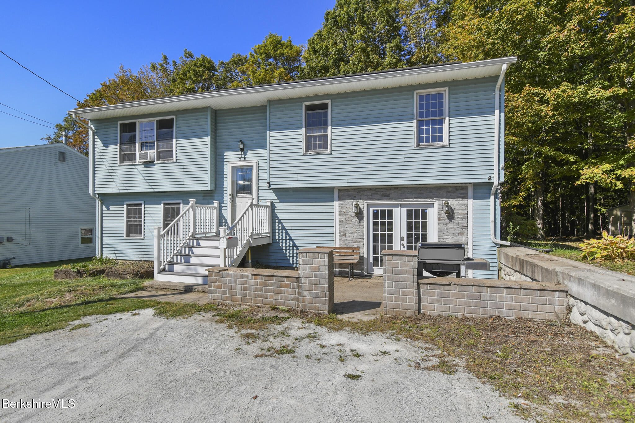 29 Murphy Place Pittsfield, MA 01201 - Photo 3 of 25 Exterior