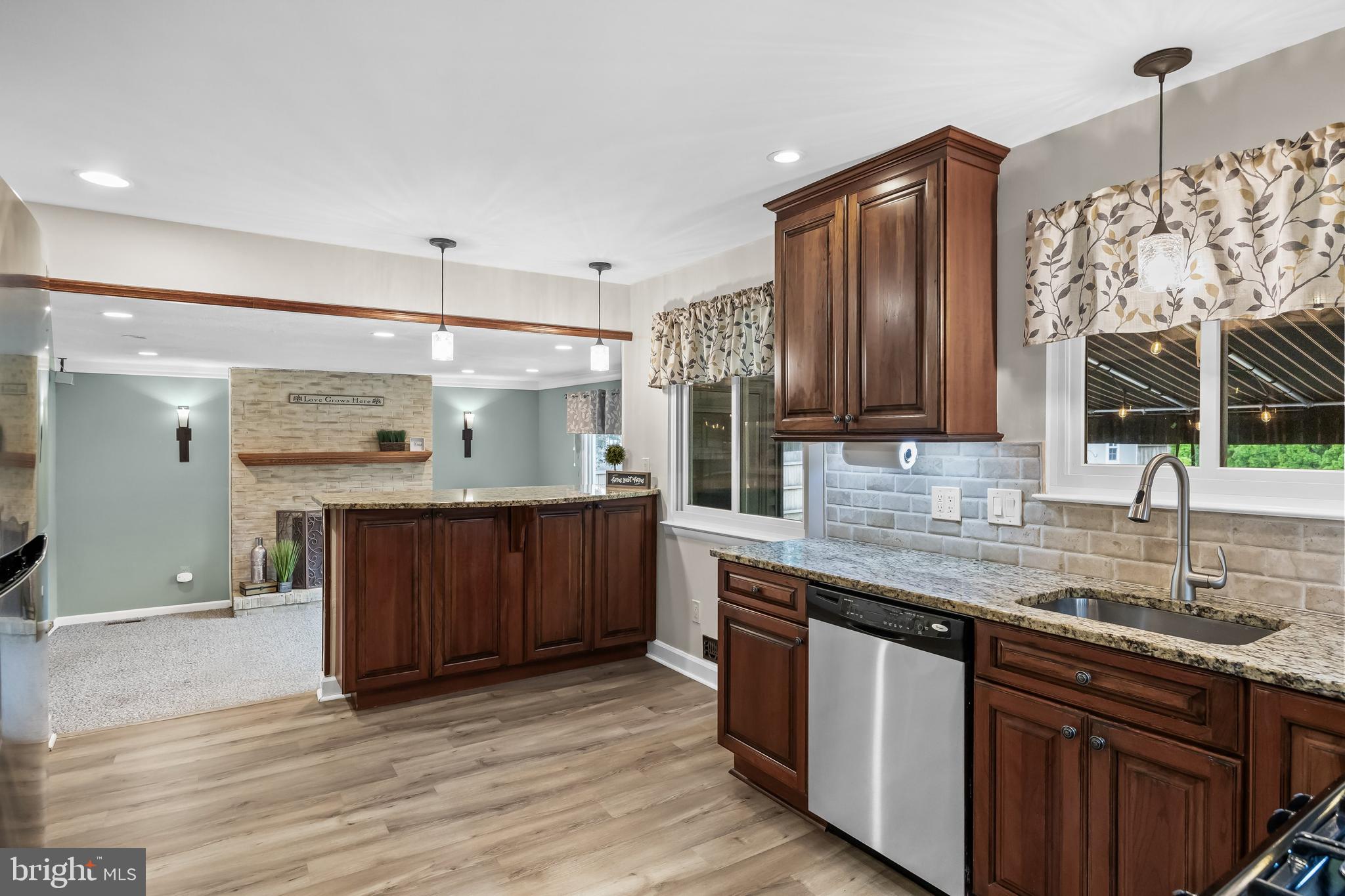 112 Champlain Road Marlton, NJ 08053 - Photo 12 of 44 Updated Kitchen