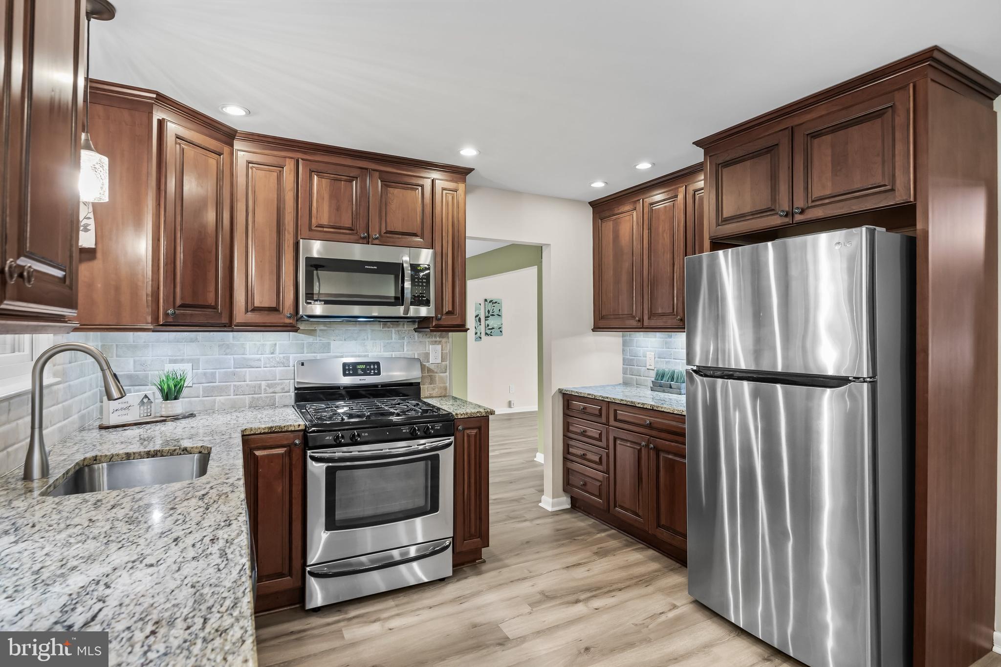 112 Champlain Road Marlton, NJ 08053 - Photo 14 of 44 Stainless steel appliances