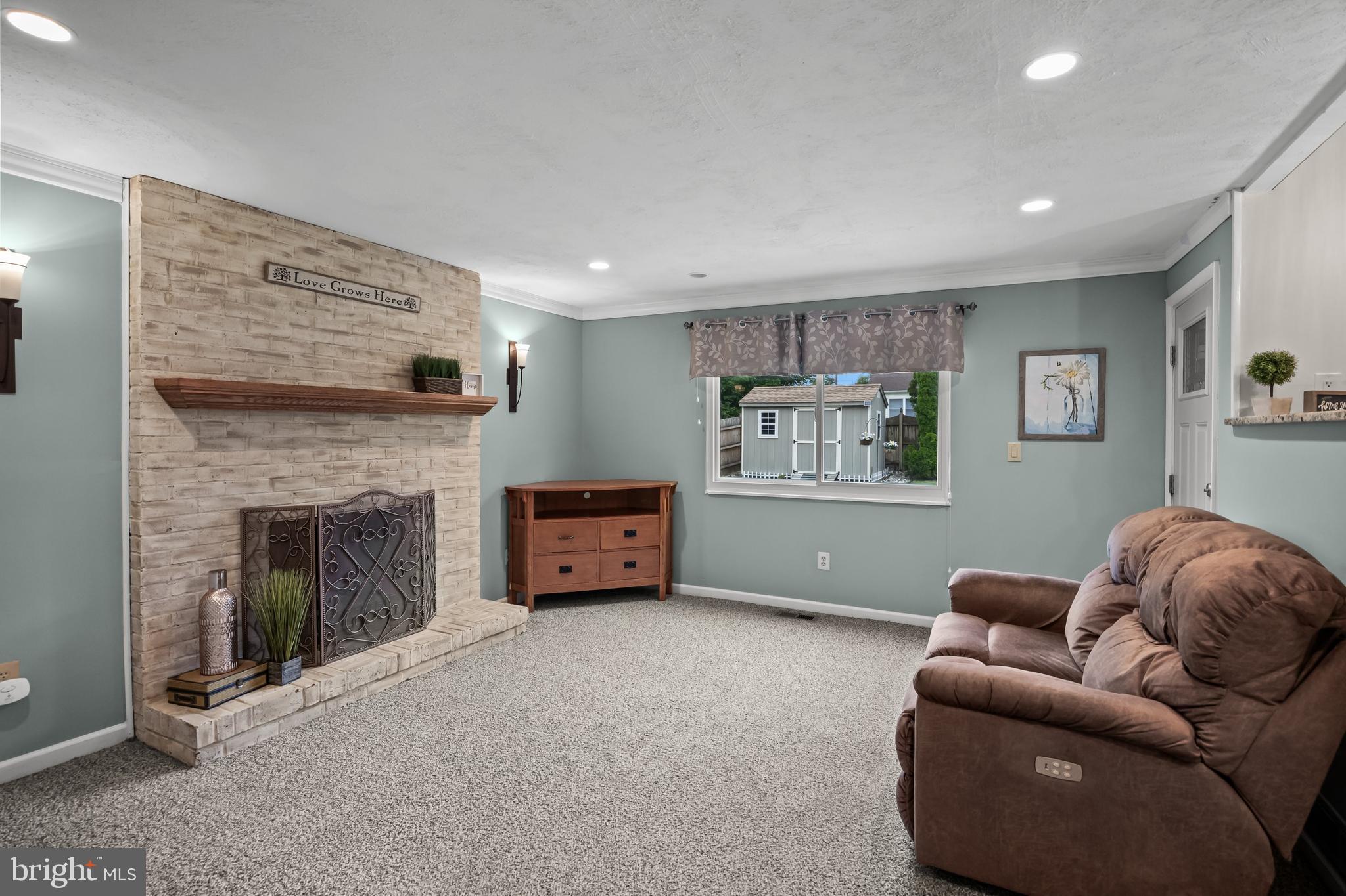 112 Champlain Road Marlton, NJ 08053 - Photo 16 of 44 Family Room with recessed lighting