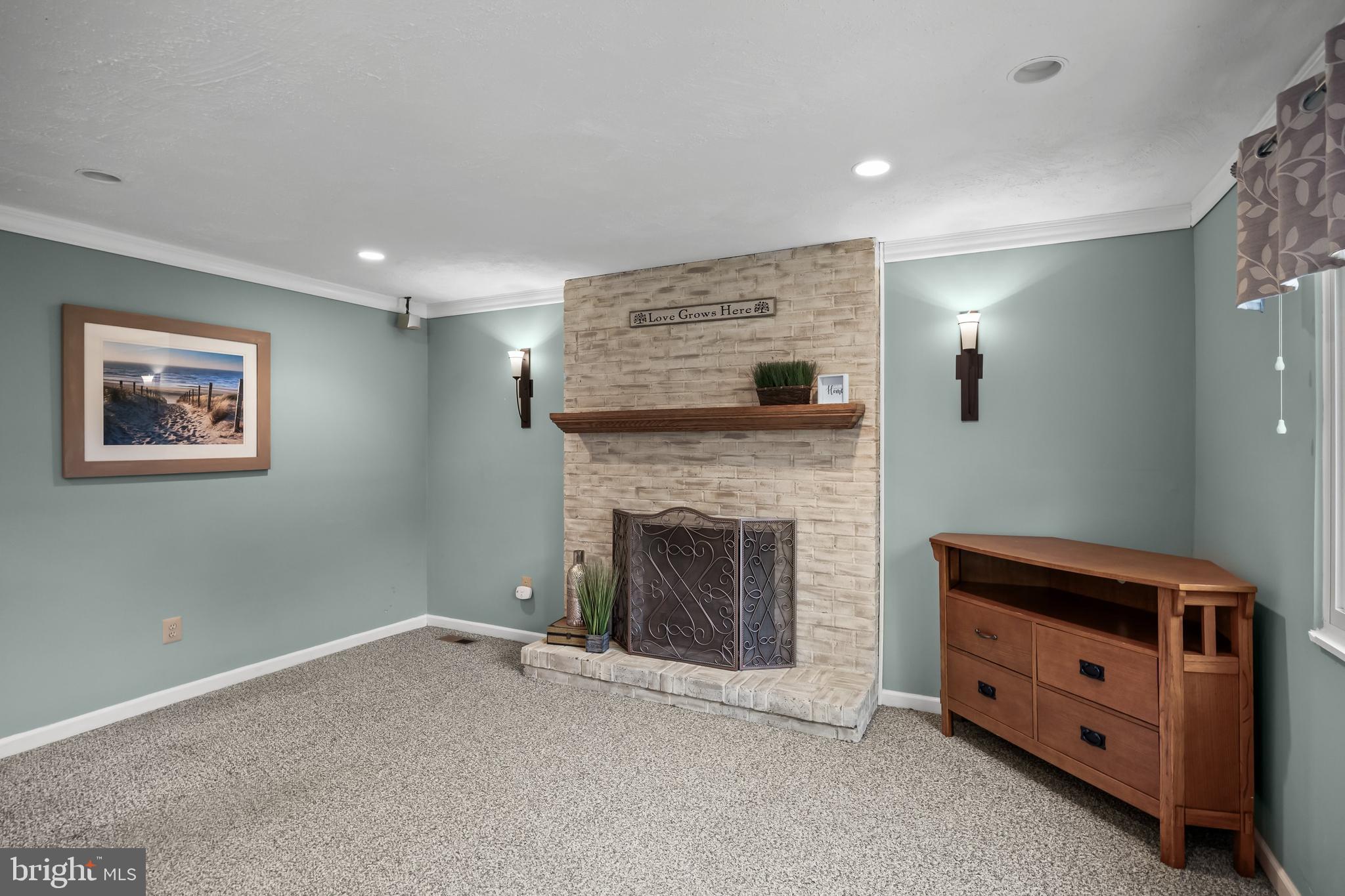 112 Champlain Road Marlton, NJ 08053 - Photo 17 of 44 Electric fireplace