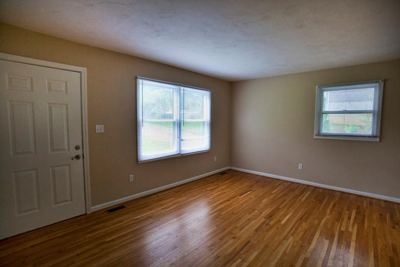 3977 Pitzer Road Roanoke, VA 24014 - Photo 11 of 29 Pitzer005