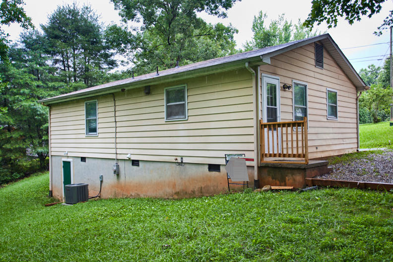 3977 Pitzer Road Roanoke, VA 24014 - Photo 22 of 29 Pitzer022