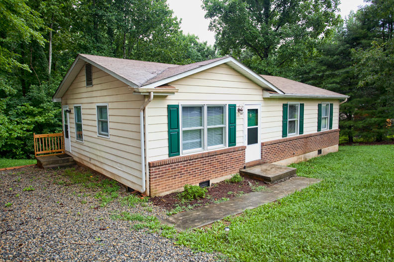 3977 Pitzer Road Roanoke, VA 24014 - Photo 26 of 29 Pitzer002