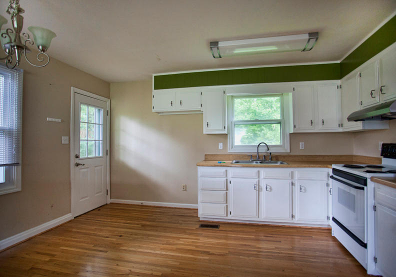 3977 Pitzer Road Roanoke, VA 24014 - Photo 4 of 29 Pitzer008