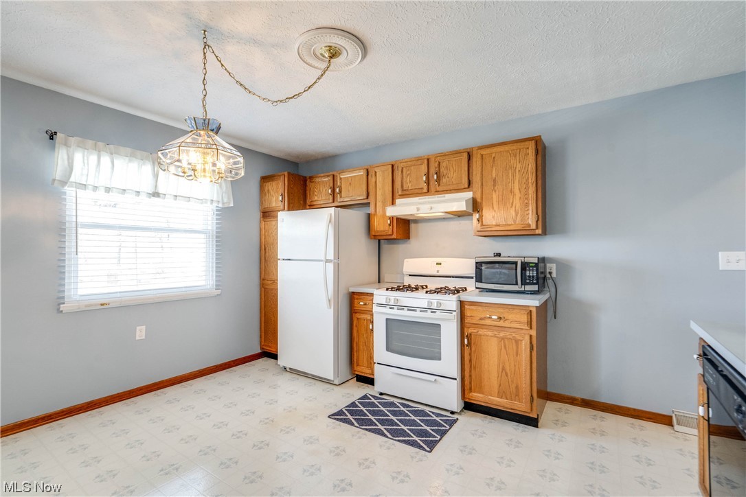 543 Stephens Road Akron, OH 44312 - Photo 7 of 30