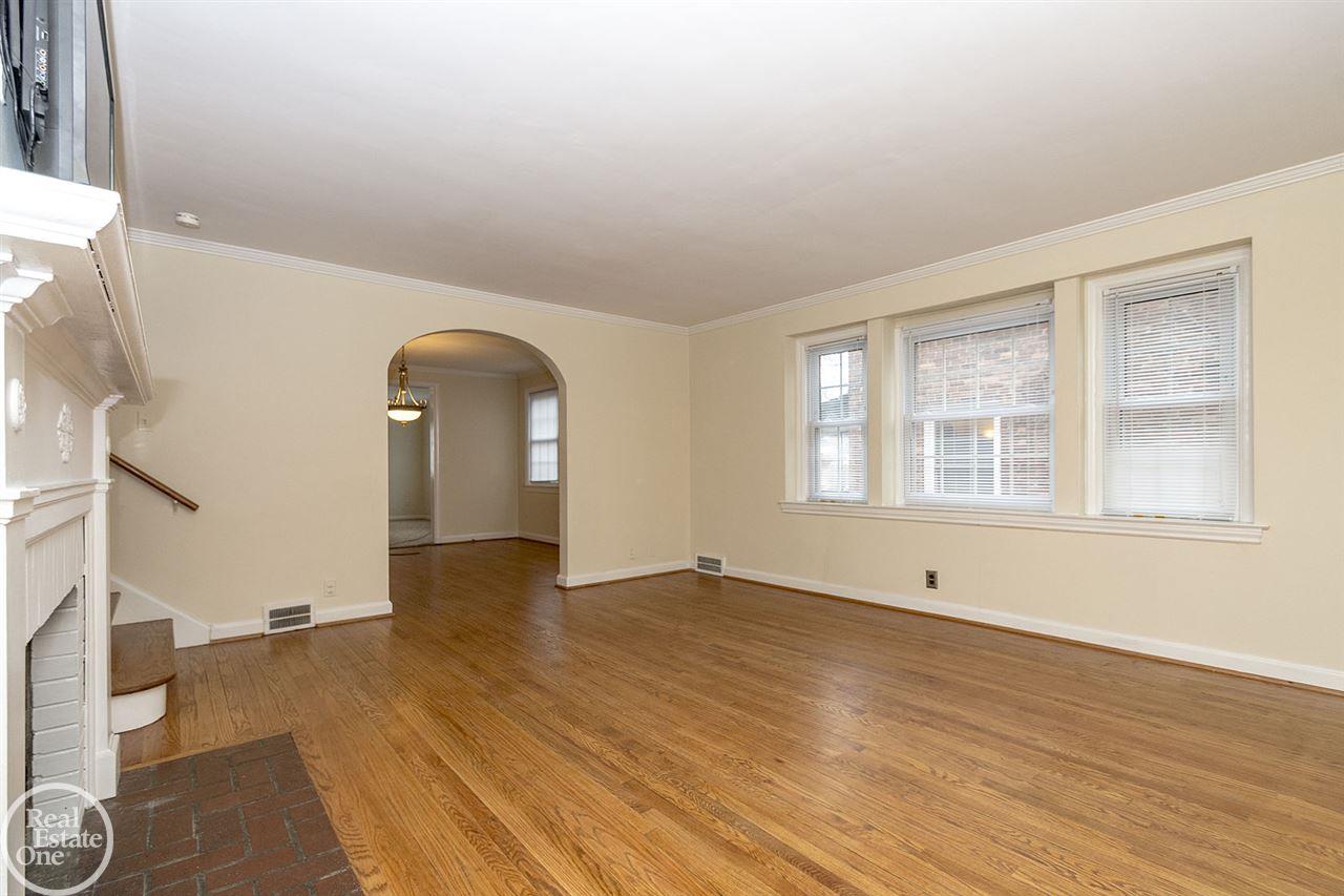 429 Moran Road Grosse Pointe Farms, MI 48236 - Photo 8 of 60