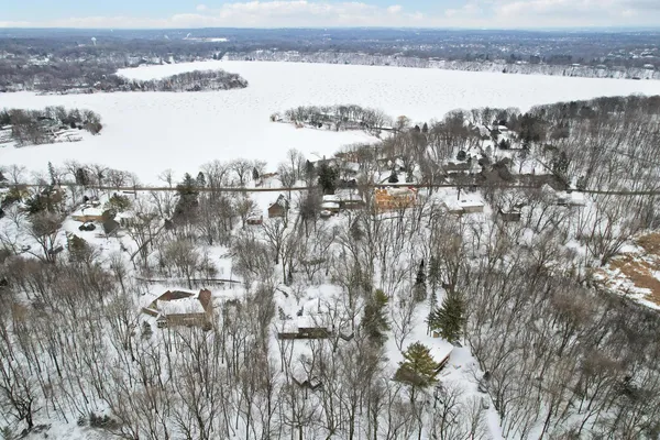 $1,010,000 | 5880 Christmas Lake Road, Excelsior, MN 55331