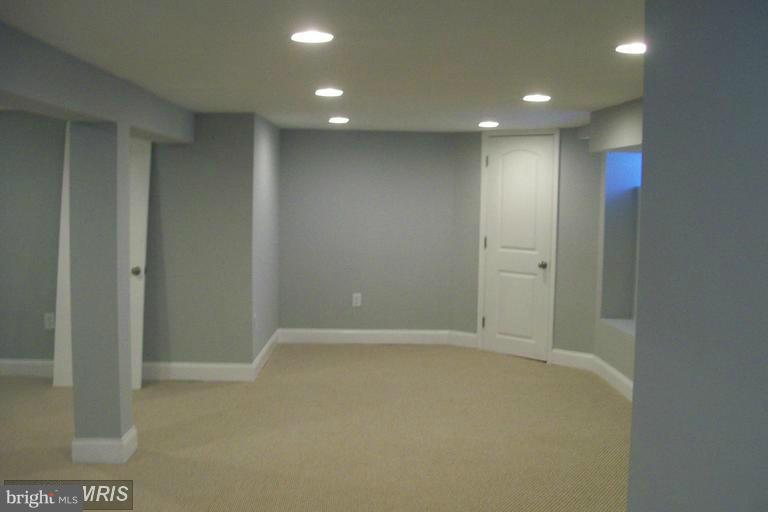2703 Garnet Road Baltimore, MD 21234 - Photo 15 of 19 Family Room