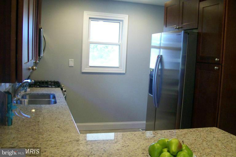 2703 Garnet Road Baltimore, MD 21234 - Photo 5 of 19 Kitchen