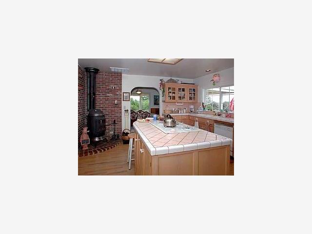 513 Calabasas Road Watsonville, CA 95076 - Photo 5 of 9 Gallery Image 5