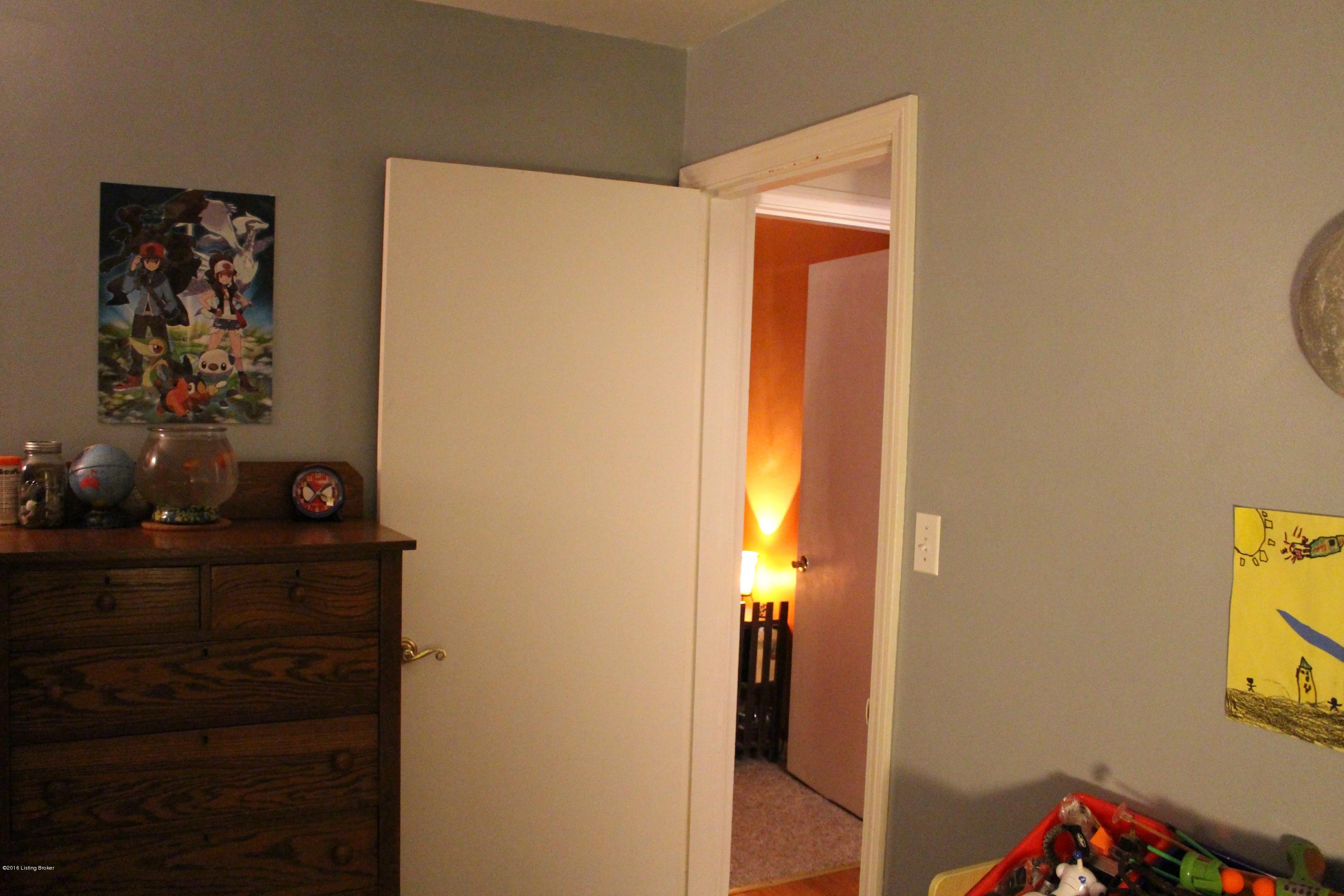 1617 Nightingale Road Louisville, KY 40213 - Photo 24 of 46 Door