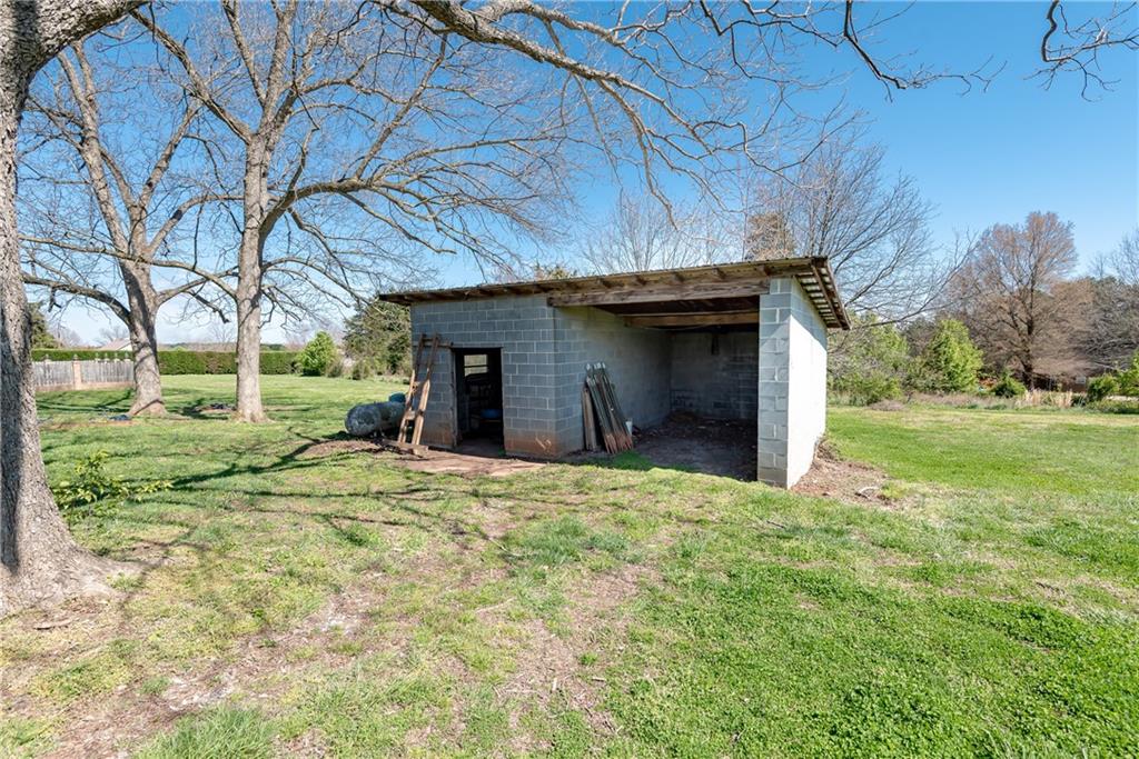 4774 Springs Road Conover, NC 28613 - Photo 8 of 47 Gallery Image 8