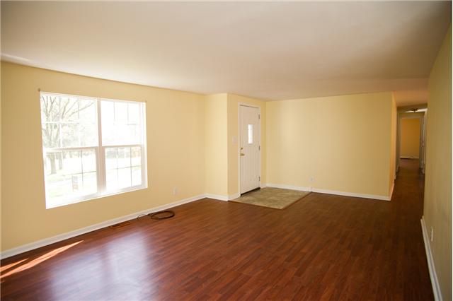 171 Henry Road Goodlettsville, TN 37072 - Photo 2 of 17 Large great room with plenty of room for entertaining!