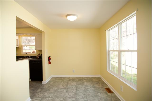 171 Henry Road Goodlettsville, TN 37072 - Photo 3 of 17 Breakfast Nook open to kitchen and great room.