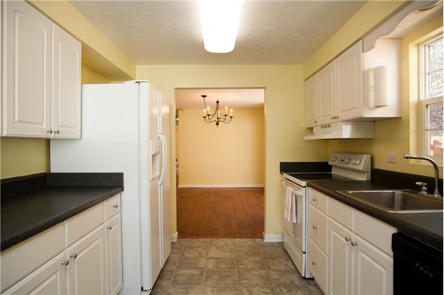 171 Henry Road Goodlettsville, TN 37072 - Photo 4 of 17 Galley kitchen is centrally located between the breakfast nook and dining area making it perfect for diner parties!