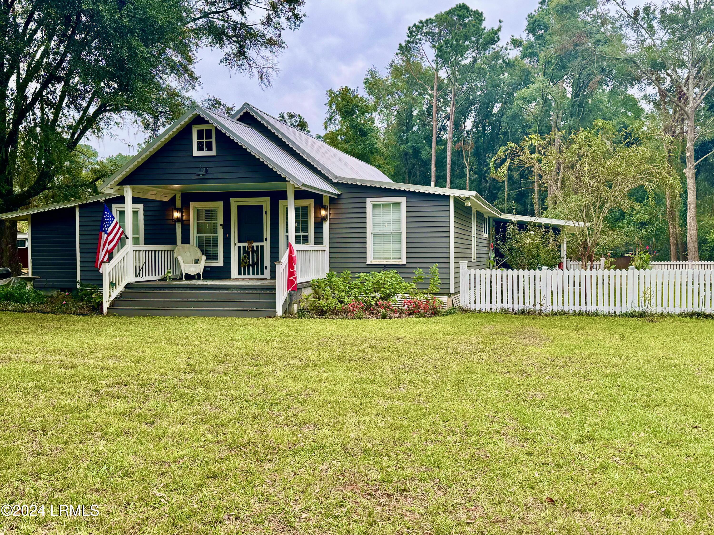3558 Smiths Crossing Ridgeland, SC 29936 - Photo 2 of 3 60DF7546-63B6-431A-ACA0-433C1B5BA1D6_1_2