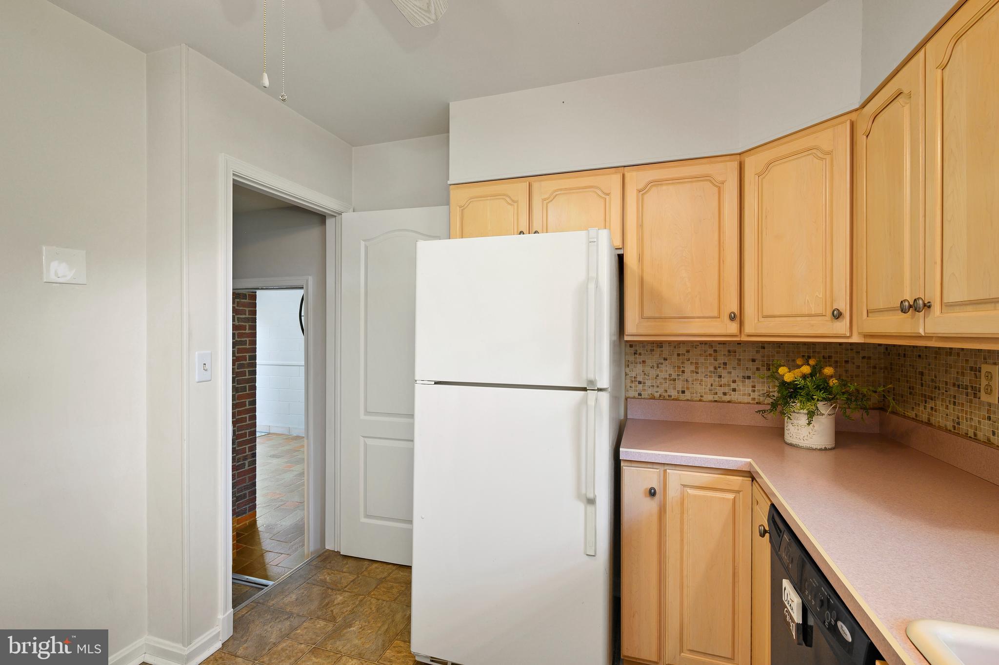 2530 McKenzie Road Ellicott City, MD 21042 - Photo 13 of 40 Kitchen (alt view)