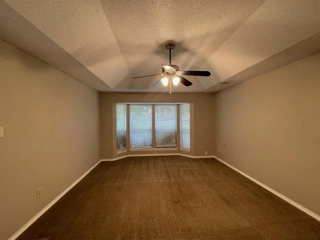 $2,295 | 6109 Kingswood Drive, Arlington, TX 76001