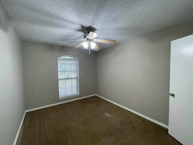 $2,295 | 6109 Kingswood Drive, Arlington, TX 76001